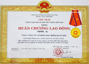 Chủ tịch nước tặng thưởng Huân chương Lao động Hạng ba cho Tổng công ty Bảo hiểm Quân đội