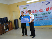 MIC đến thăm, tặng quà quân và dân trên Huyện đảo Trường Sa