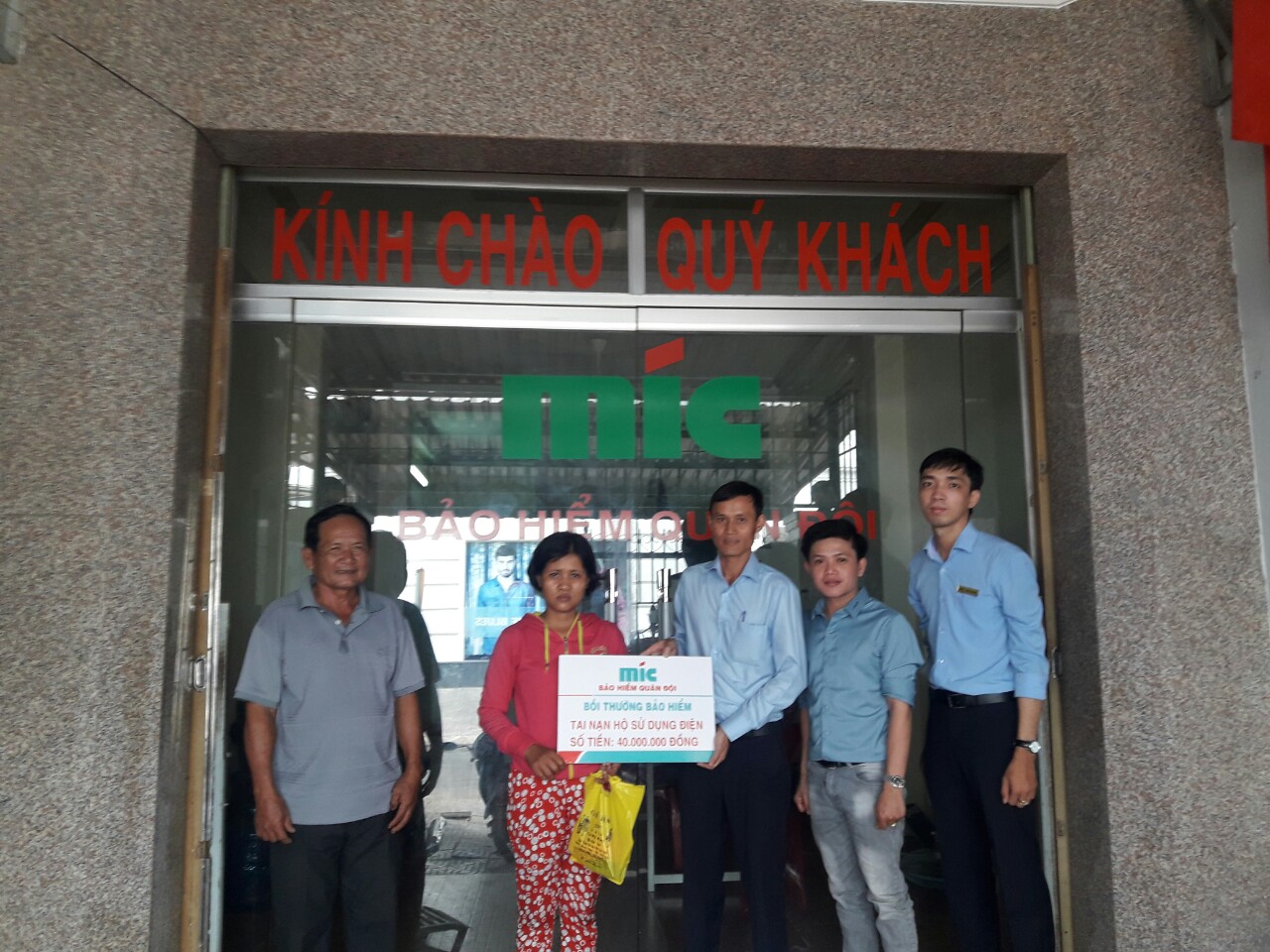 MIC CHI TRẢ TIỀN BẢO HIỂM CHO GIA ĐÌNH NẠN NHÂN THẠCH PUỘC – TỬ VONG DO TAI NẠN ĐIỆN