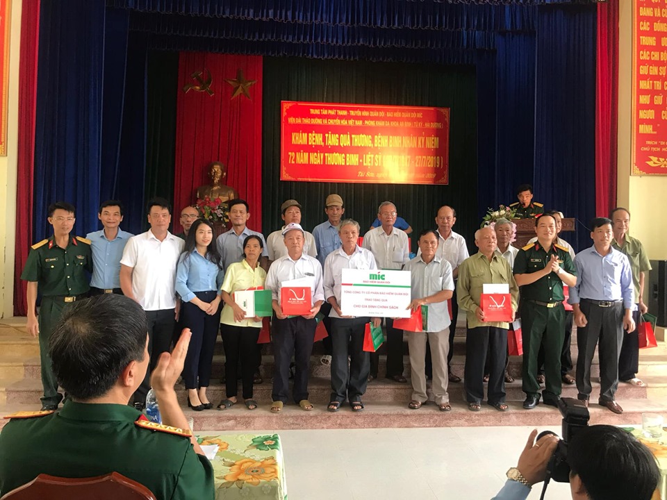TỔNG CÔNG TY CỔ PHẦN BẢO HIỂM QUÂN ĐỘI TRAO TẶNG QUÀ THƯƠNG, BỆNH BINH TẠI HẢI DƯƠNG